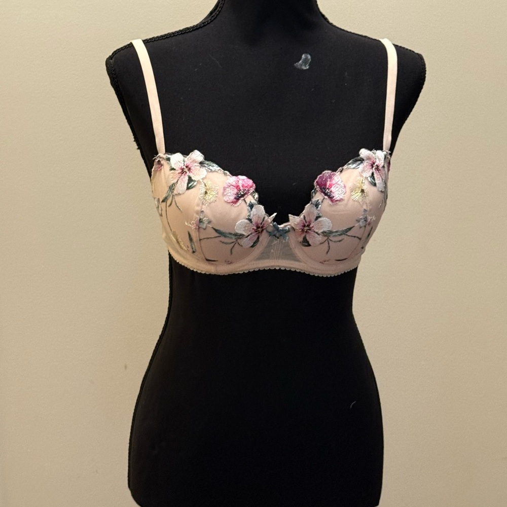 Victoria’s Secret Floral Embroidered Bra - Pink and Cream Size 34C